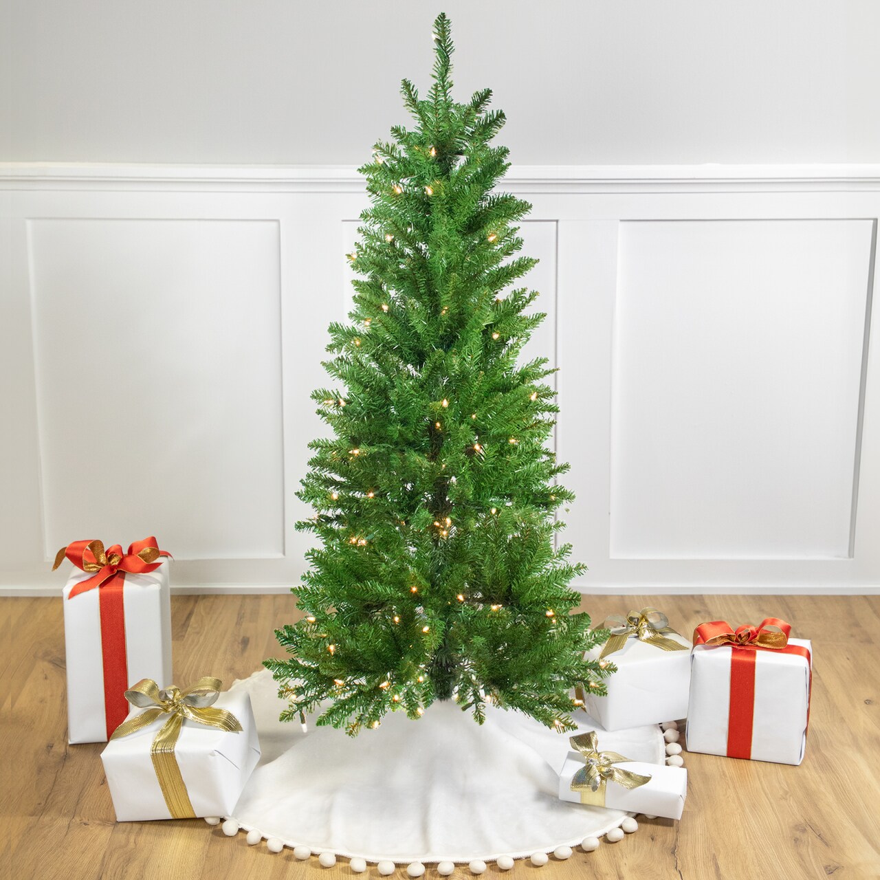 Northlight 4.5' Pre-Lit White River Fir Artificial Pencil Christmas Tree - Clear Lights